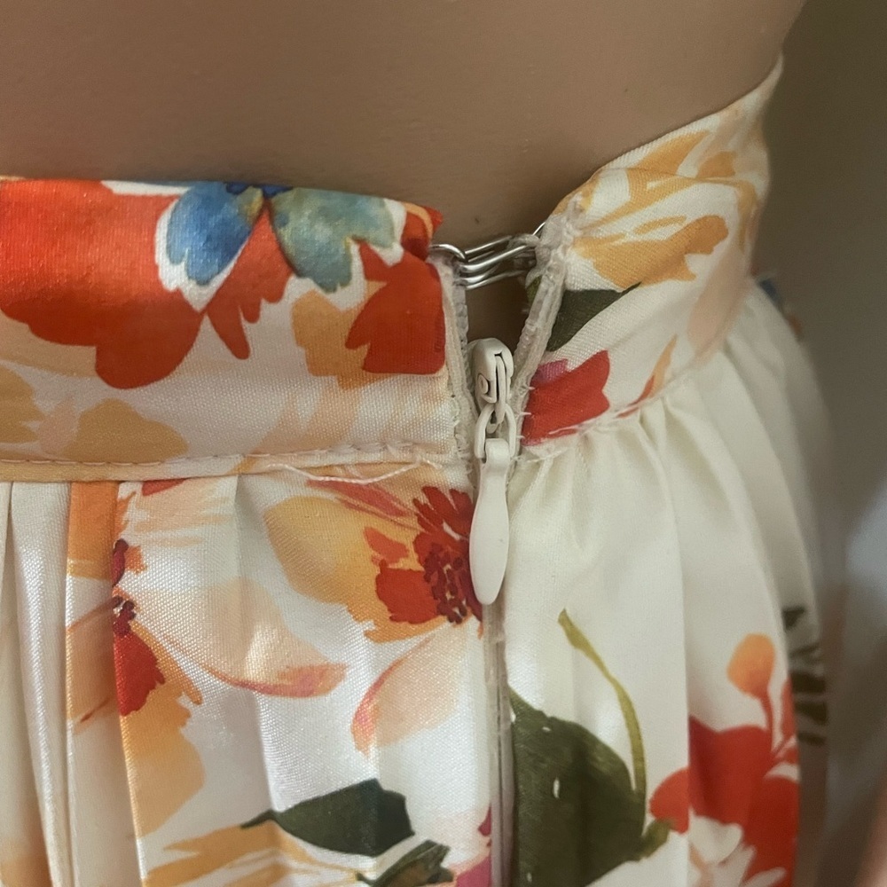 La Porte Floral Pleated Maxi Skirt in Cream and Coral - Picture 8 of 12